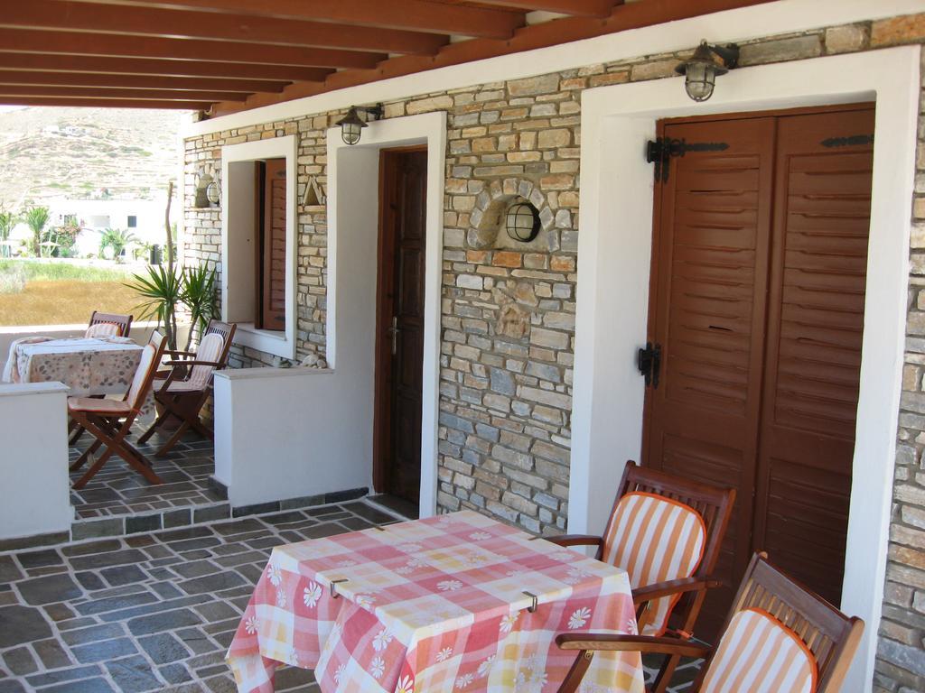 Pension Irini-Vicky Chora  Buitenkant foto