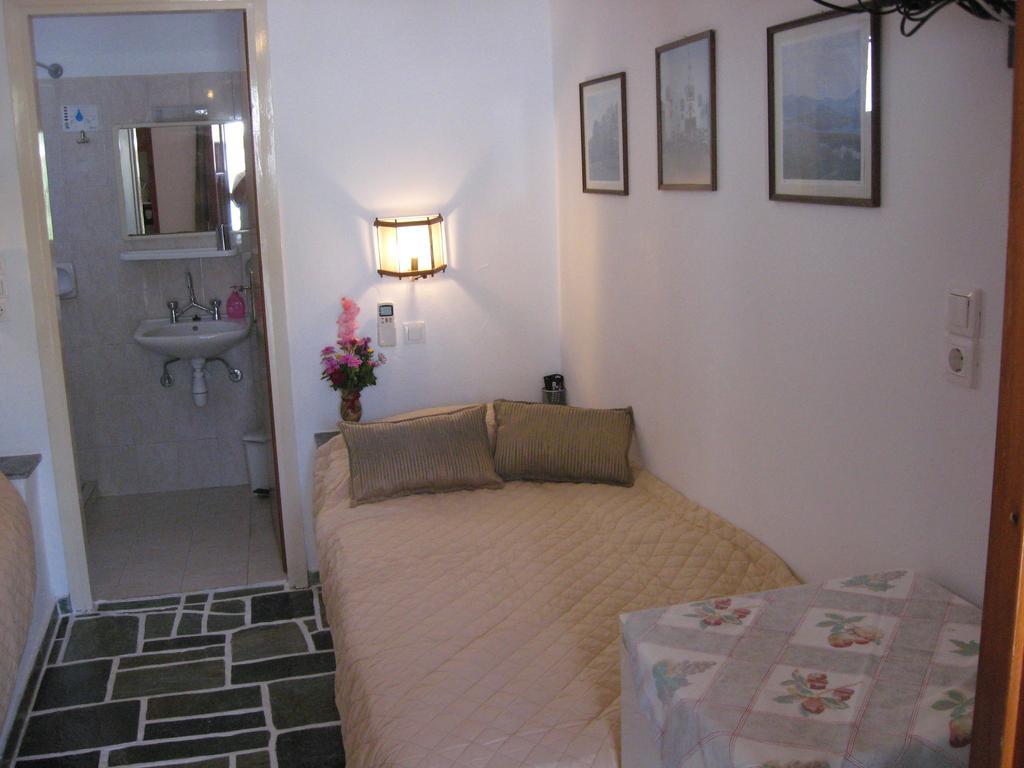 Pension Irini-Vicky Chora  Buitenkant foto