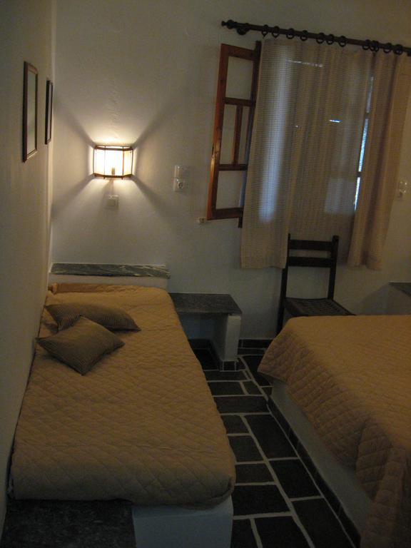 Pension Irini-Vicky Chora  Buitenkant foto