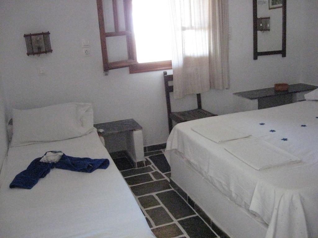 Pension Irini-Vicky Chora  Buitenkant foto