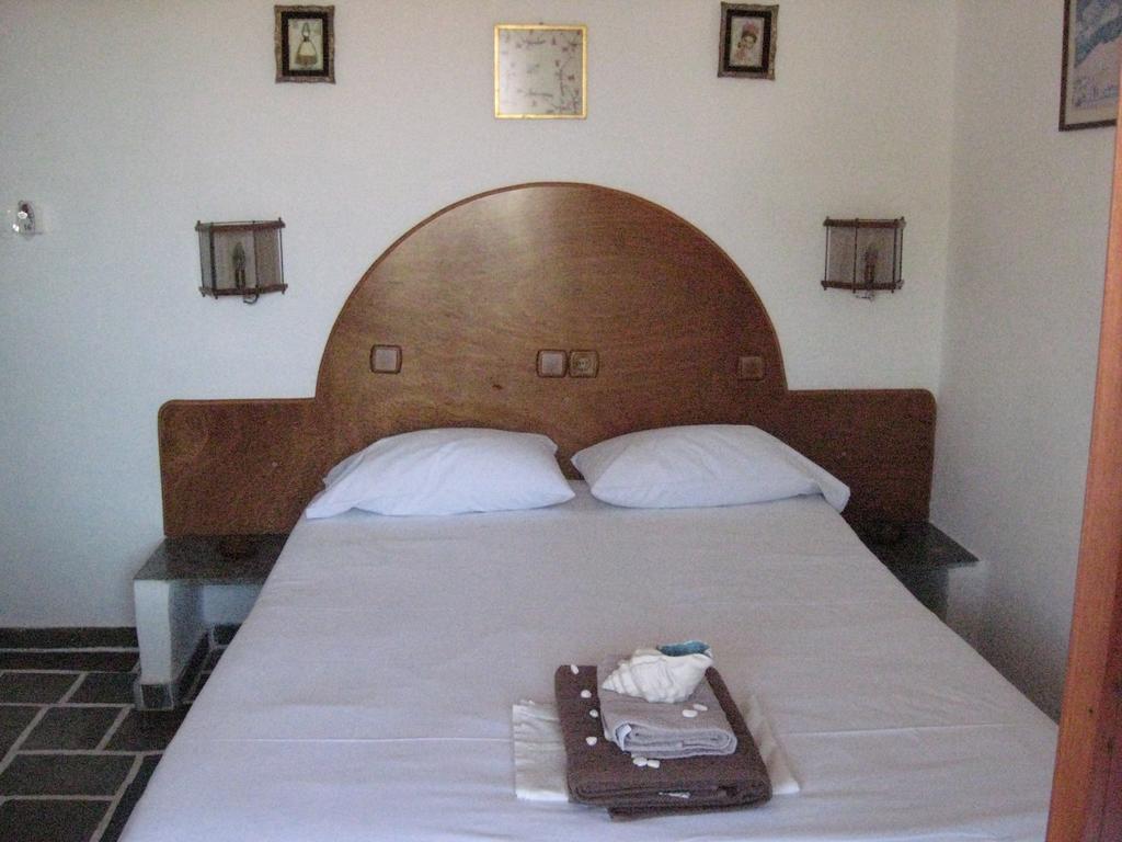 Pension Irini-Vicky Chora  Buitenkant foto